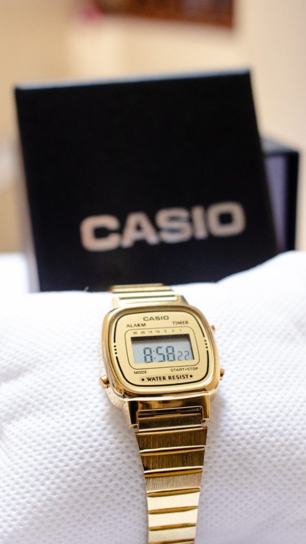 2b78260f-b9c4-4af5-92ad-12c2af74c697 A1 - Casio Original Mini Dorado